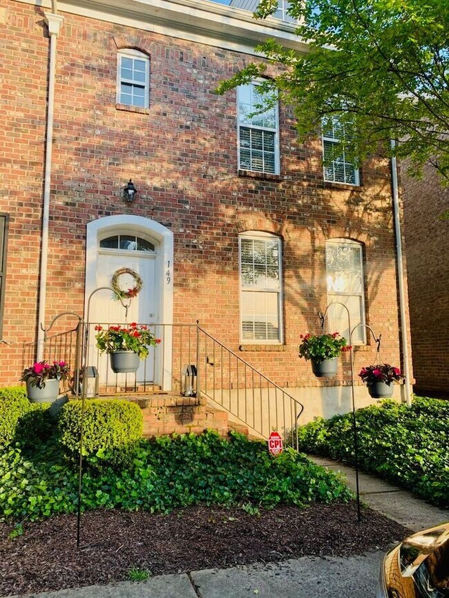Foto del edificio - Beautiful 3 Bedroom Townhouse in Morrison ...