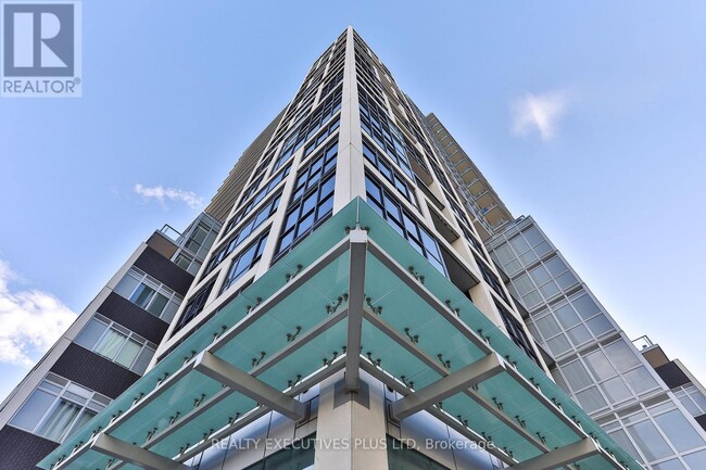 Building Photo - 501 St Clair Ave W