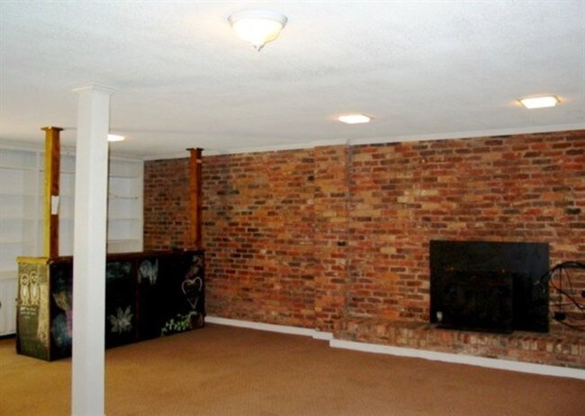 Building Photo - 1616 Athens Dr