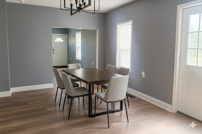 Building Photo - 1422 E 65th St