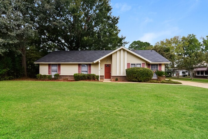 Primary Photo - Charming 4-Bedroom Home