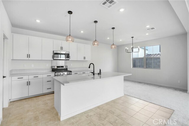 Building Photo - 15940 Caterpillar Dr