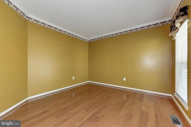 Building Photo - 2768 Myrtlewood Dr