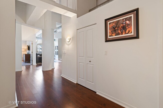 Foto del edificio - 1225 W Morse Ave