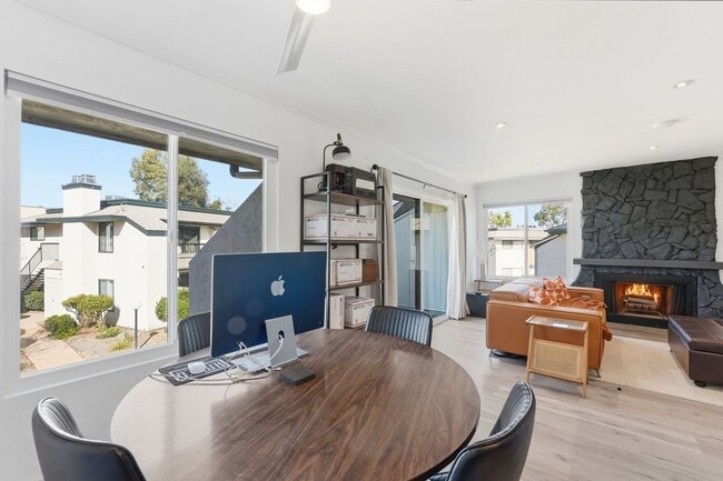 Building Photo - 450 W Vermont Ave