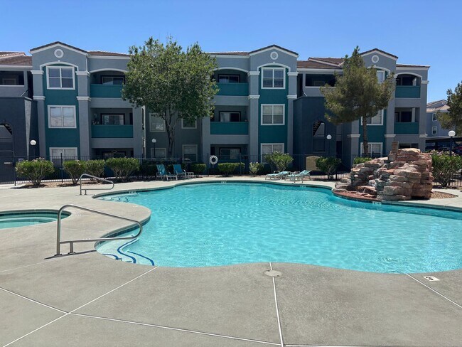 Building Photo - Beautiful 2 bedroom 2 bath condo