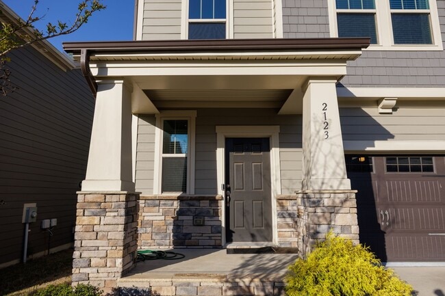 Foto del edificio - Spacious & Stylish Meritage Home with Sunr...