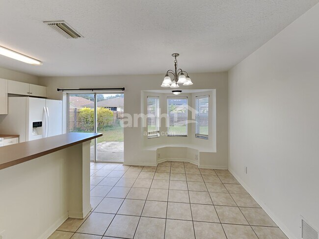 Building Photo - 9643 Patrician Dr