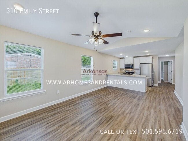Foto del edificio - 310 E Emily St