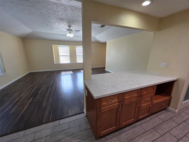 Building Photo - 21011 Rivershadows Ln