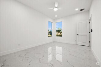 Building Photo - 2037 NW 3rd St