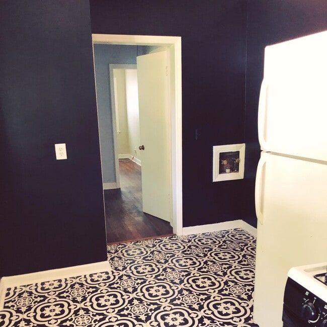 Photo - 45 S Bingham St House