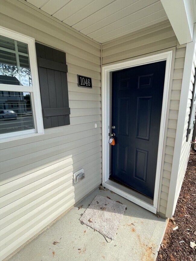 Foto del edificio - Brand New 2023 Townhome!