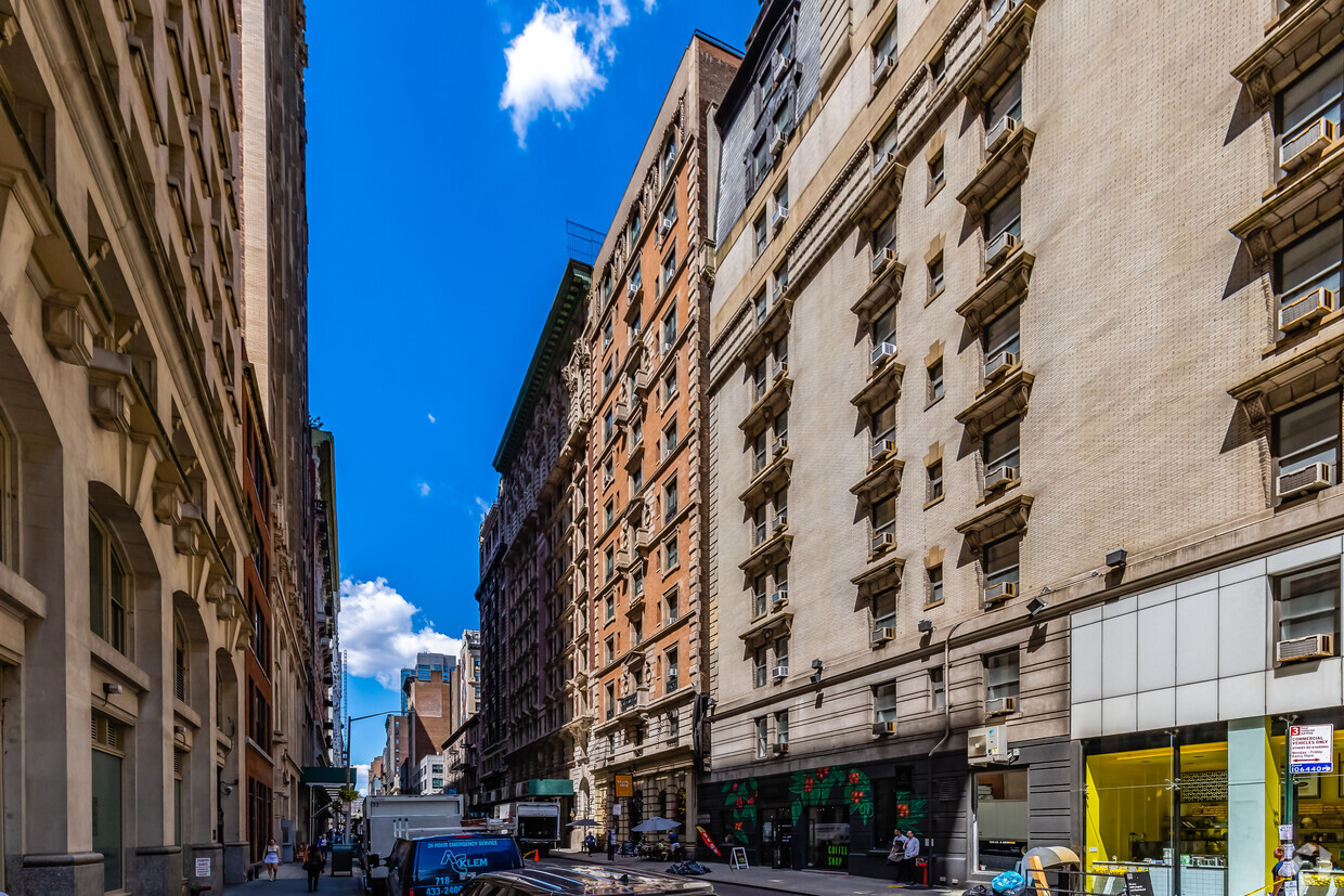 17 E 27th St - 66 Madison Ave