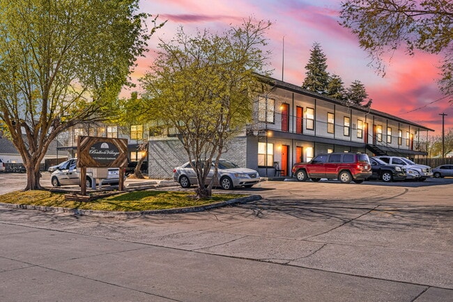 Building Photo - 3509 N Nesbitt Ave