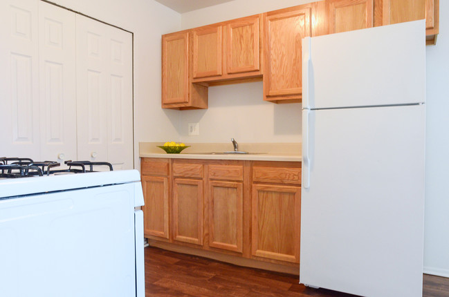 Building Photo - Grosvenor North Townhomes