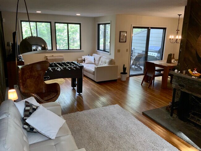 Building Photo - 106 Woodside Cir