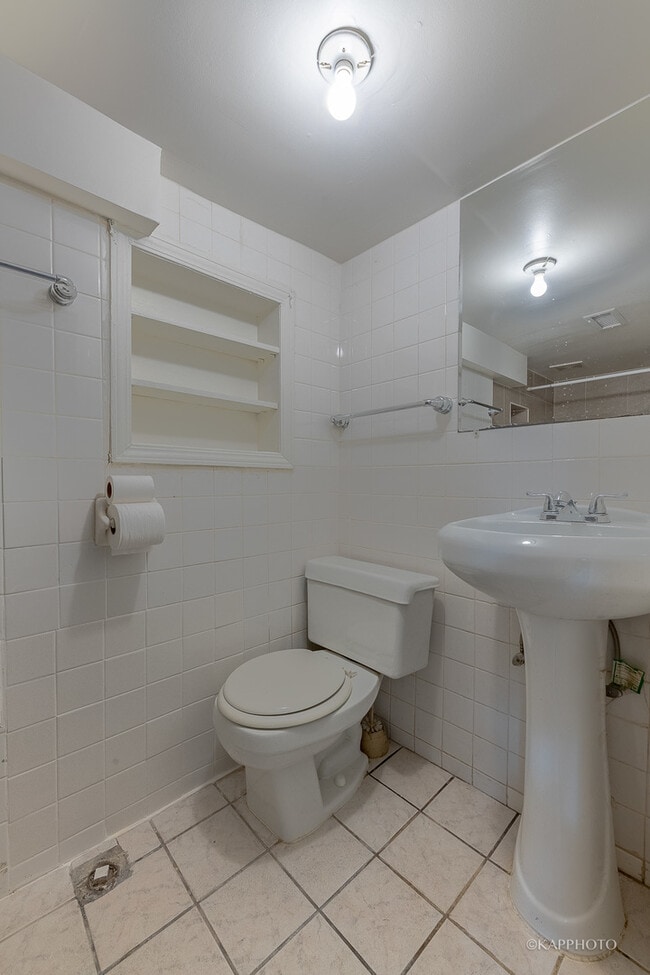 bathroom - 3121 W 39th Pl