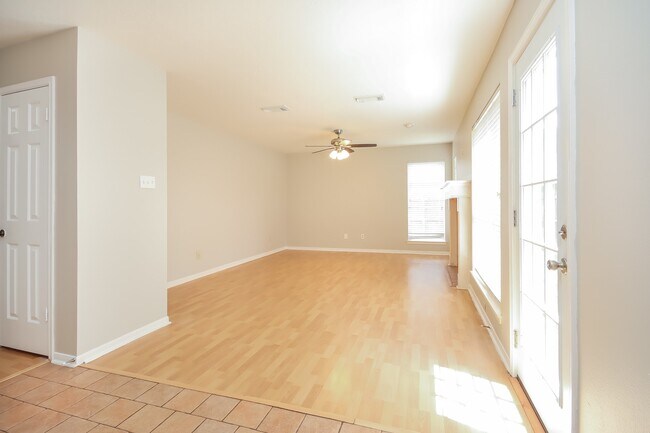 Building Photo - 1039 Wentworth Dr