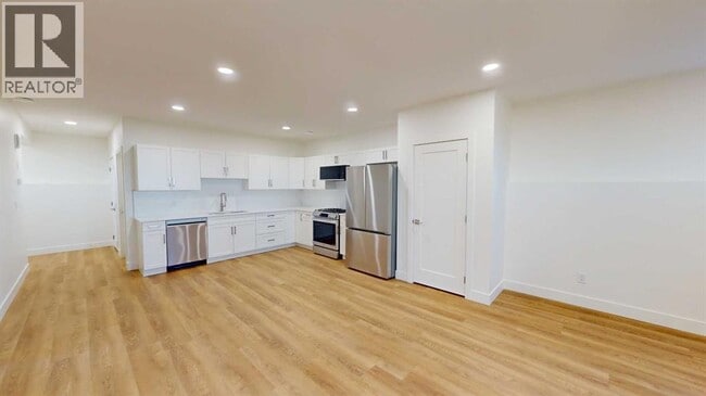 Building Photo - 93 Sunset Dr