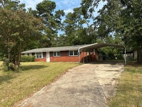 Building Photo - 3331 Tanglewood Dr
