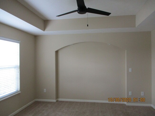 Building Photo - Village at Olentangy Crossing 0081