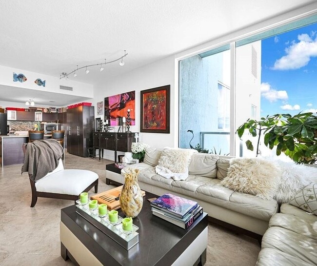 Foto del edificio - 1900 N Bayshore Dr