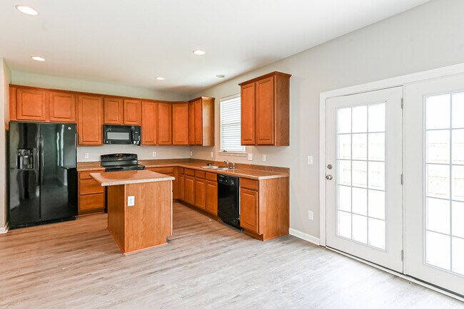 Building Photo - Wonderful 4 Bedroom with Great Location!
