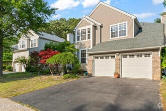Building Photo - 5 Mulberry Ln