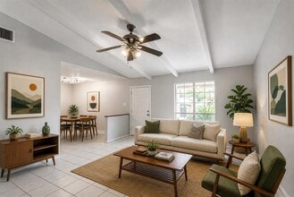 Building Photo - 8206 Exmoor Dr