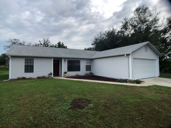 Foto del edificio - Beautifully updated 3 bedroom 2 bath home ...