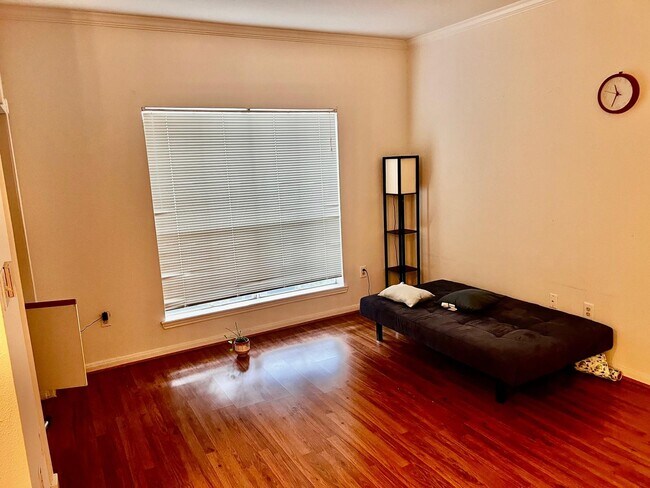 Building Photo - 1330 Old Spanish Trl