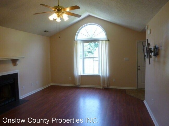 Building Photo - 4 br, 2 bath House - 319 Palamino Trail