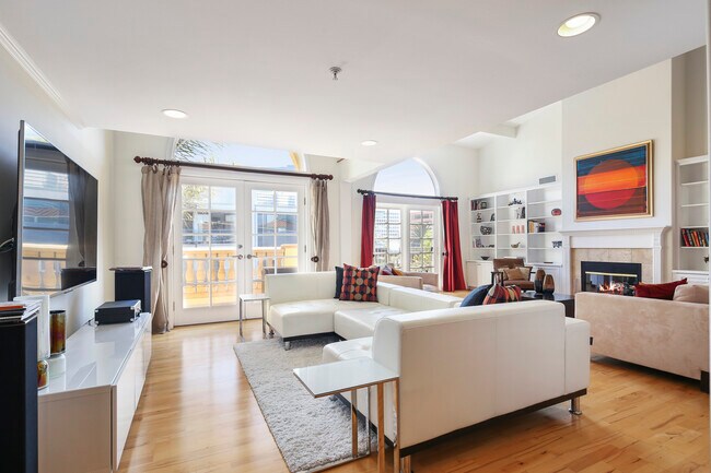 Living Room - 11803 Goshen Ave