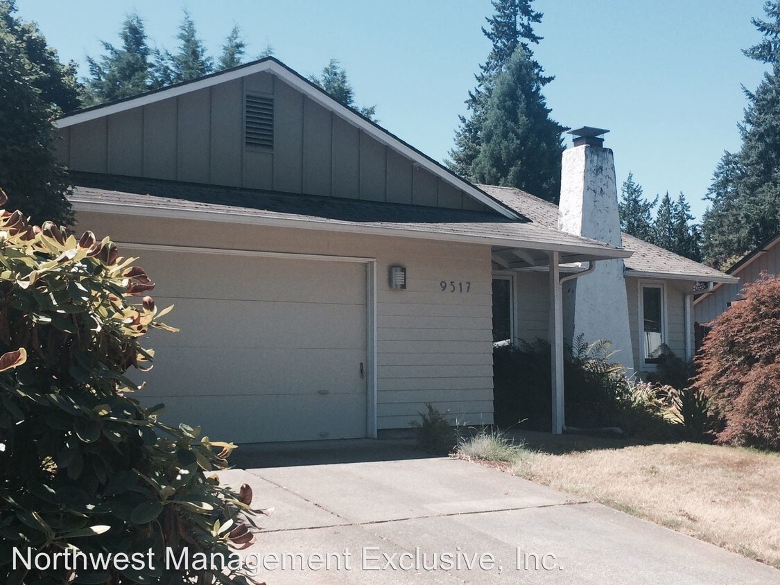 Primary Photo - 9517 NE Ferngrove St