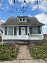 Building Photo - 484 Hammel St