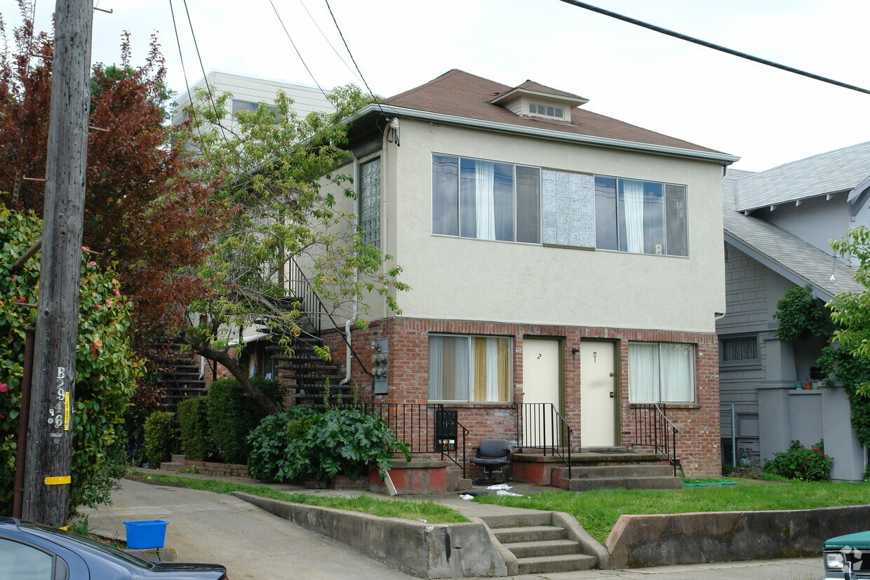 Primary Photo - 1648 Russell St