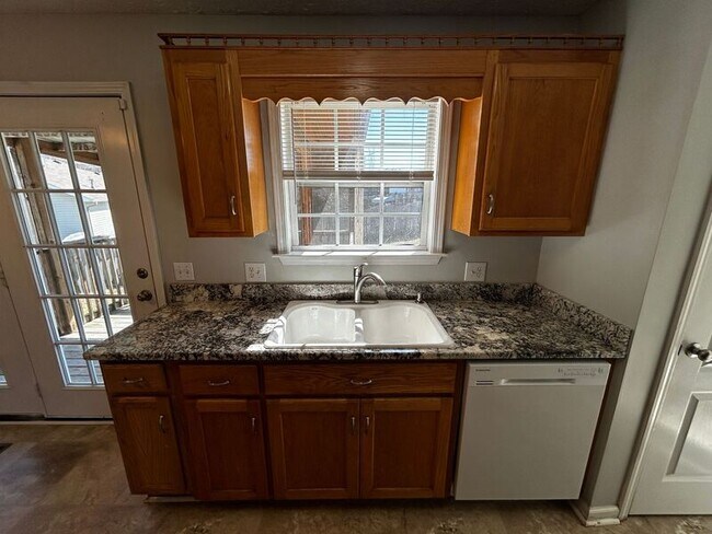 Foto del edificio - 1636 Joel Dr