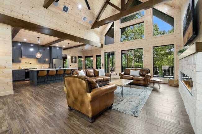 Building Photo - 13665 Farm Road 2212-SI ID1583609P