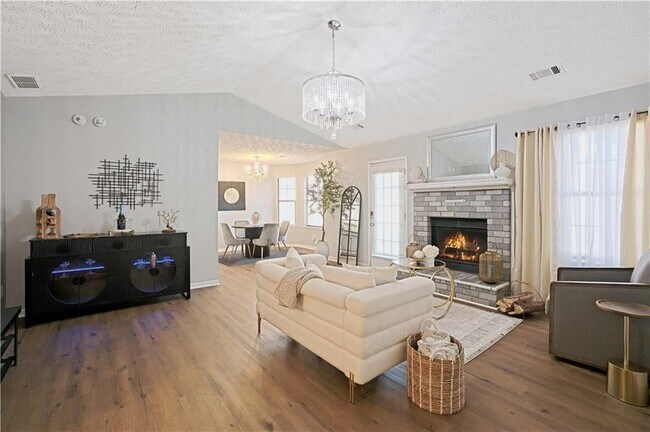 Foto del edificio - 1528 Carriage Ln