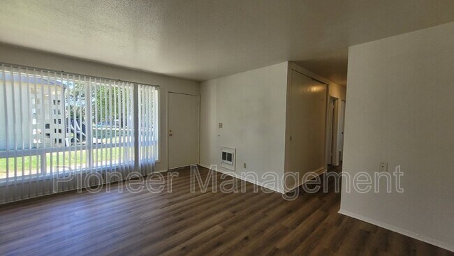 Building Photo - 763 NE Alameda Ave