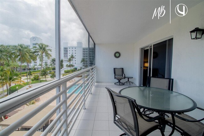 Foto del edificio - 17801 N Bay Rd