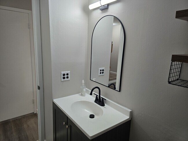 Foto del edificio - 38177 Jamestown Dr