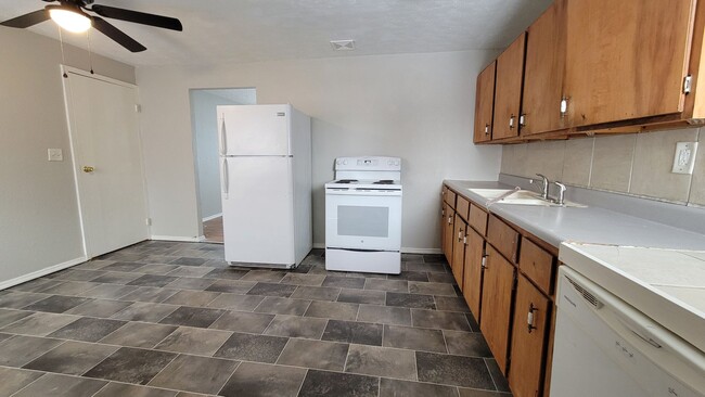 Foto del edificio - 5115 Brandt Pike - 4 bedroom 2 bath home i...