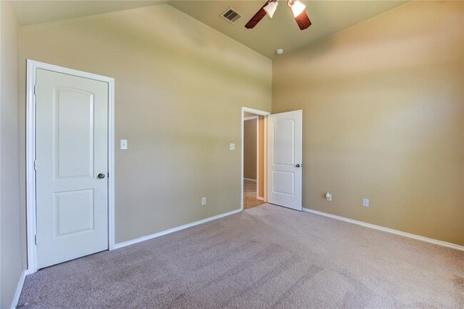 Building Photo - 5615 Stoneridge Ct
