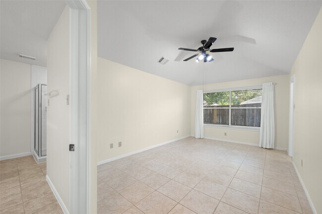 Foto del edificio - 17402 Eastwood Cir