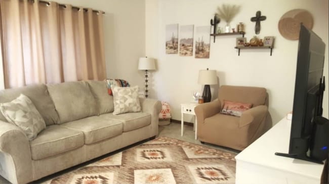 living room - 1334 Spring Village Dr