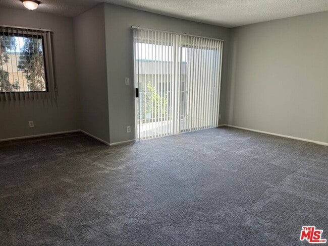 Foto del edificio - 1412 Barry Ave