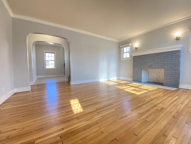 Building Photo - 701 7th St NW