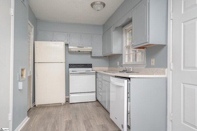 Building Photo - 1A1A-651B White Horse Rd